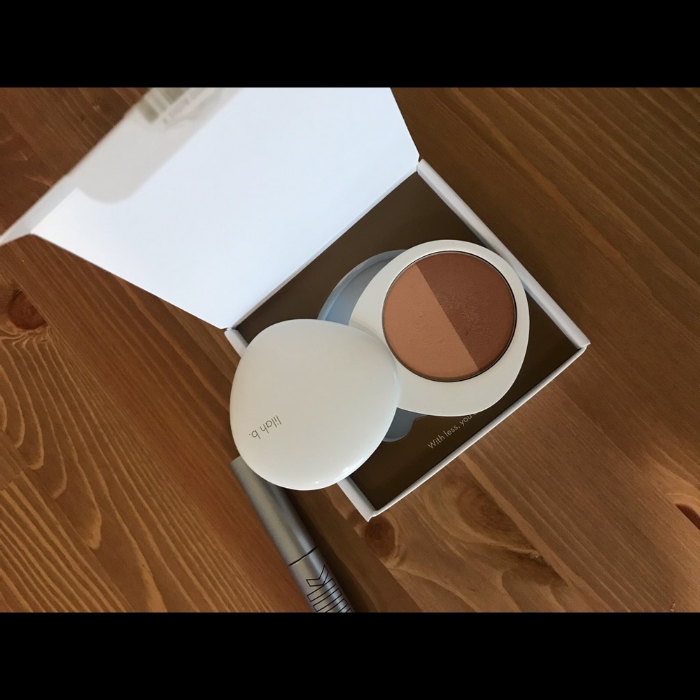 LILAH B bronzer